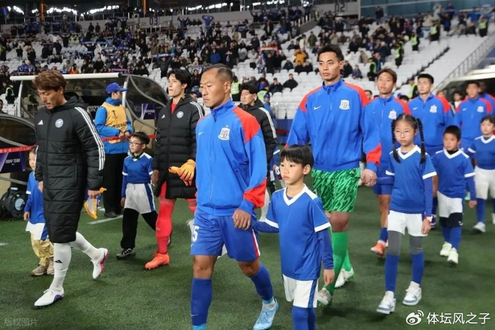 ayxapp下载-富得流油，申花仅一年球衣广告就3亿，还有门票周边，可独立运营|上海申花|中超|上海申花足球俱乐部|球迷|收入_新浪体育_新浪新闻